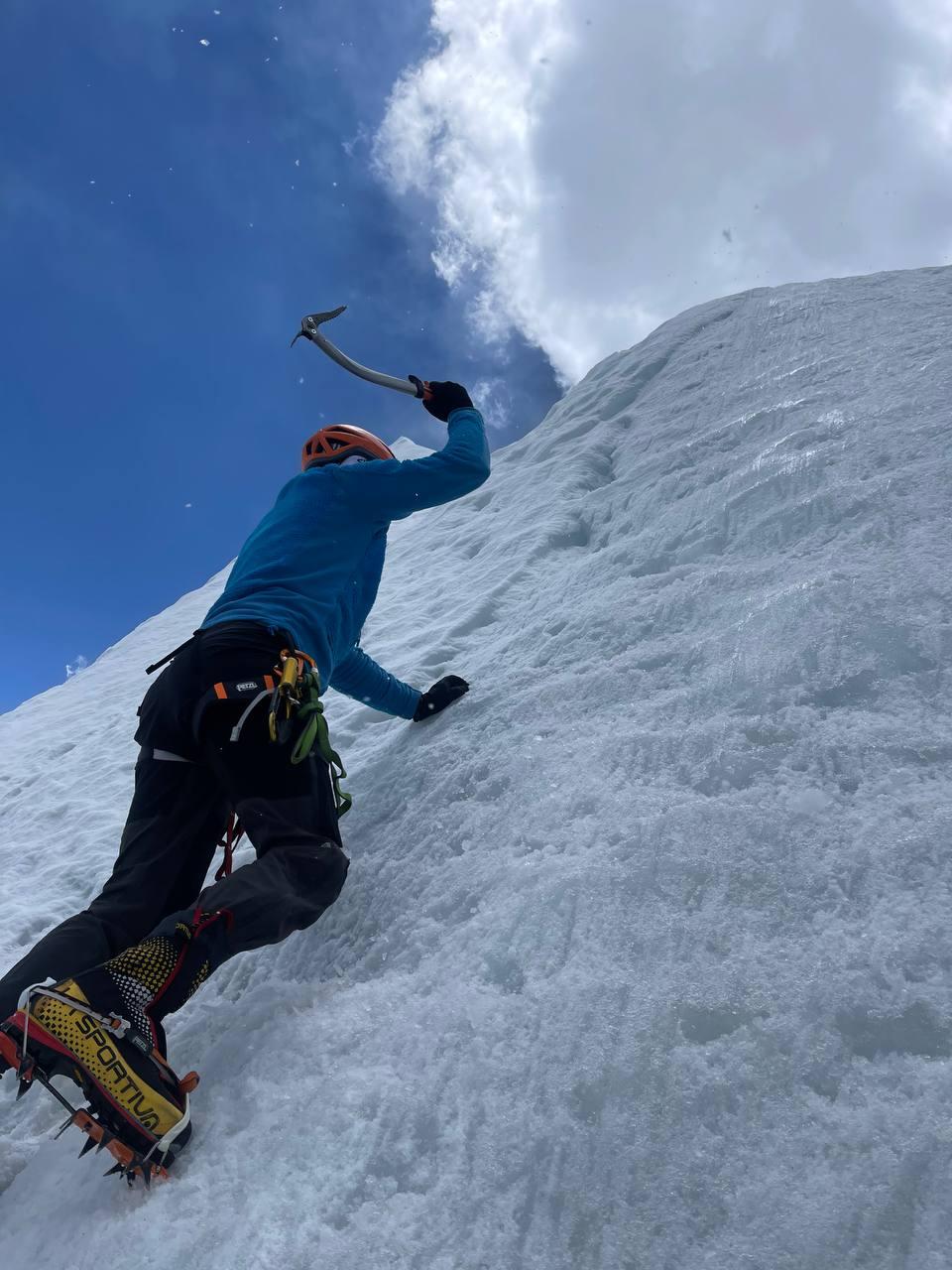 Фото «Эверест не может не быть мечтой»: горный турист из Новосибирска рассказал о покорении самой высокой горы мира 3